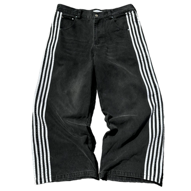 TRACK JEANS (BLACK/WHITE) heavencanwait.store