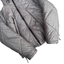 Load image into Gallery viewer, TECH PUFFA (GREY/WHITE)