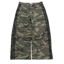 Load image into Gallery viewer, TRACK JEANS (CAMO) heavencanwait.store