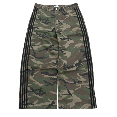 TRACK JEANS (CAMO) heavencanwait.store