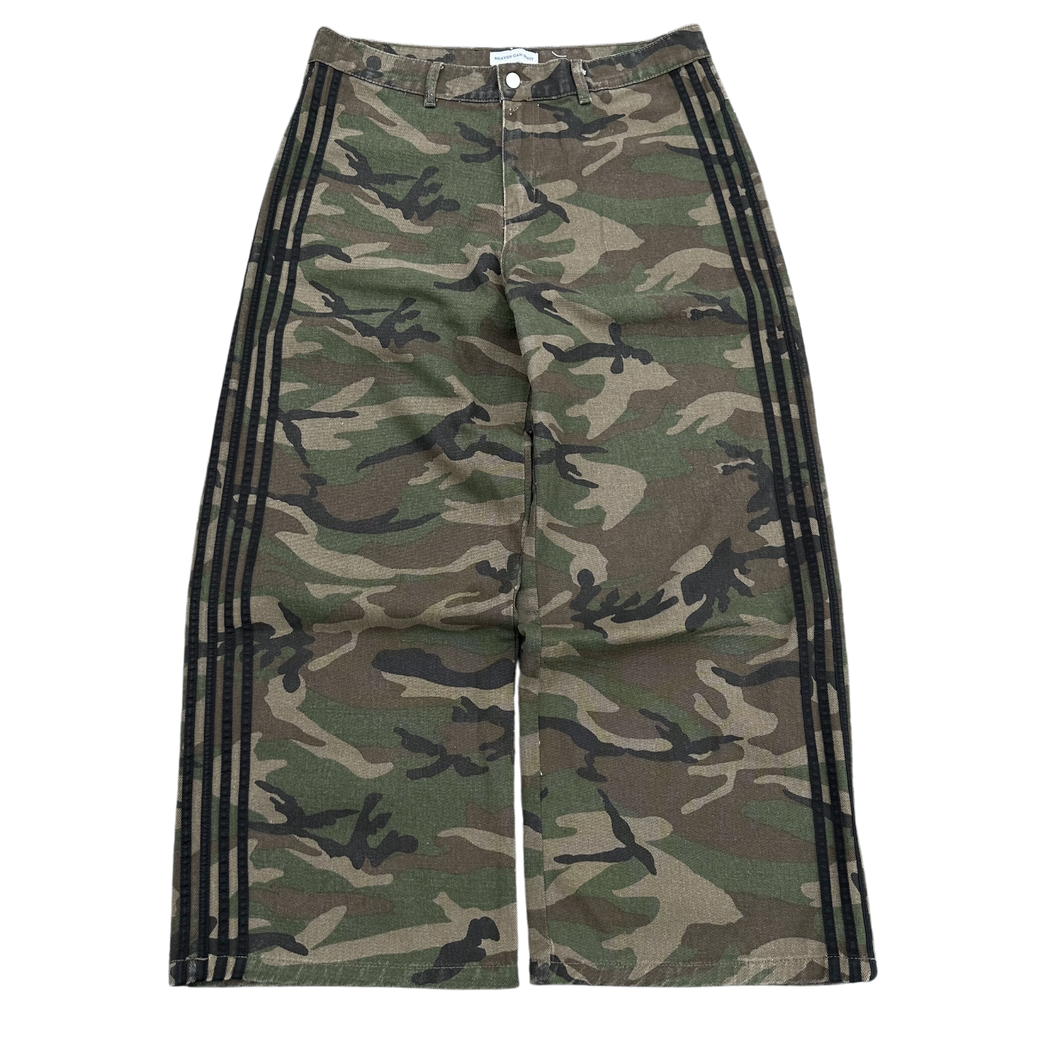 TRACK JEANS (CAMO) heavencanwait.store