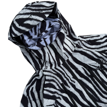 Load image into Gallery viewer, TECH JACKET (ZEBRA)
