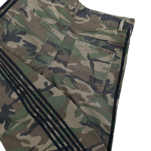 TRACK JEANS (CAMO) heavencanwait.store