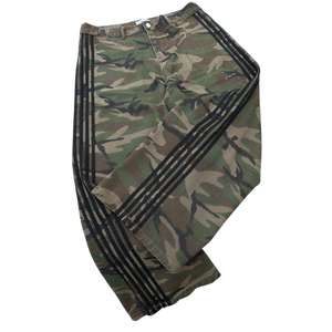 TRACK JEANS (CAMO) heavencanwait.store